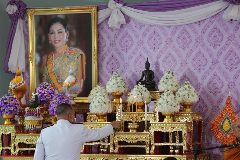 ภูเก็ตจัดพิธีทำบุญตักบาตรเพื่อถวายเป็นพระราชกุศล และถวายพระพรสมเด็จพระนางเจ้า ฯ