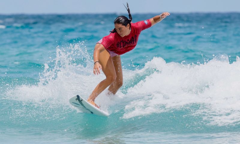 แอนนิสซา นักโต้คลื่นจากภูเก็ตคว้าชัยประเภทบอร์ดสั้น Phuket Surf Contest 2023 หาดกะตะ