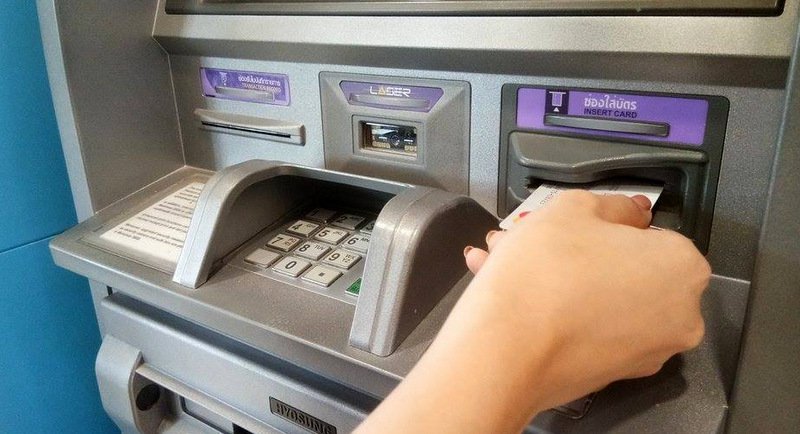 เตือนภัยแผนแก๊งบัญชีม้าแบบใหม่ อ้างกดเงินตู้ ATM ไม่เป็น ขอให้เหยื่อช่วย 