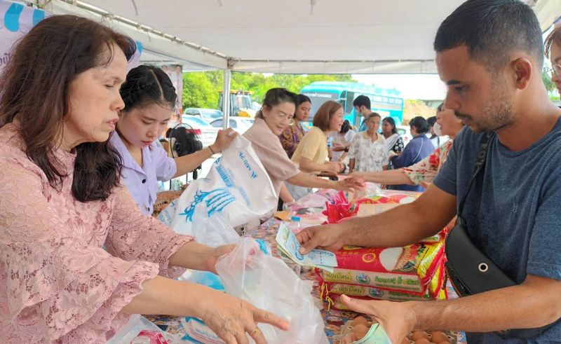 เทศบาลตำบลฉลองจัดโครงการเทศบาลเคลื่อนที่ มอบความสุขให้กับประชาชน