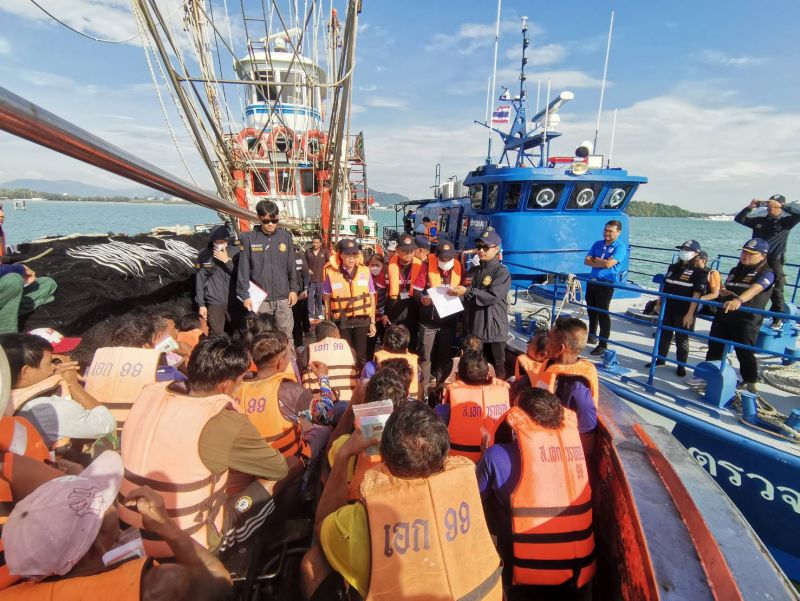 ภูเก็ตบูรณาการตรวจแรงงานในเรือประมงทะเลเพื่อป้องกันการค้ามนุษย์