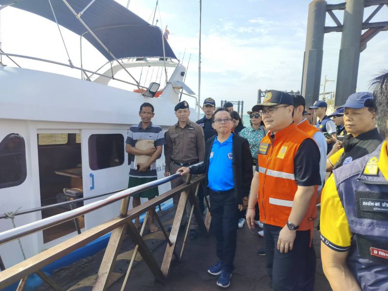 รองผู้ว่าฯ ติดตามการตรวจสารเสพติดในผู้บังคับเรือที่อ่าวฉลอง ตามมาตรการรักษาความปลอดภัยทางทะเล