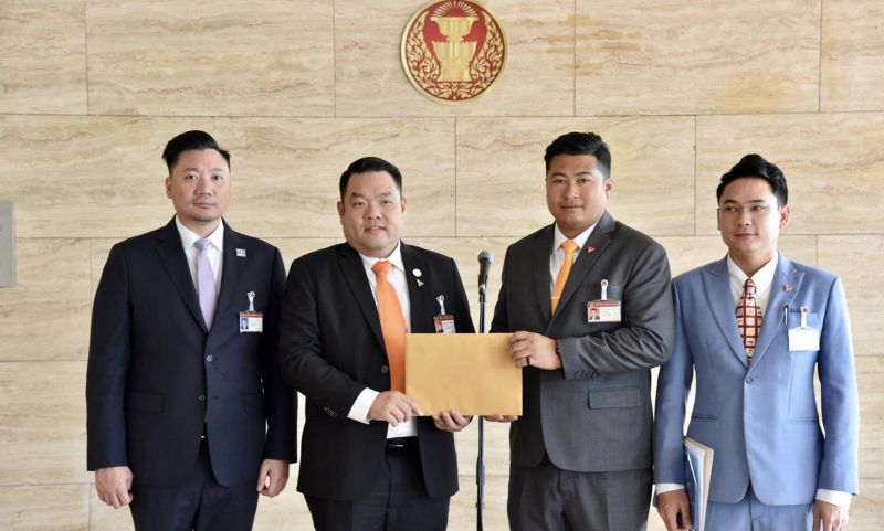 สส.ภูเก็ต พรรคก้าวไกล ยื่นร้องเรียนกรณีหาดฟรีดอม ส่อทุจริตเรียกรับประโยชน์มโหฬาร