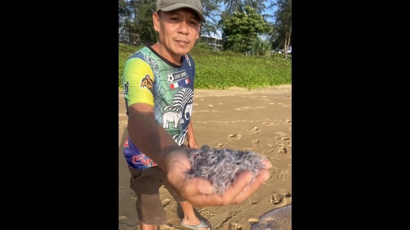 คลื่นซัดกุ้งเคยนับล้านตัวตายเต็มหาดไม้ขาว ชาวบ้านตกใจไม่รู้จะมีปรากฎการณ์ไรเกิดขึ้นอีก