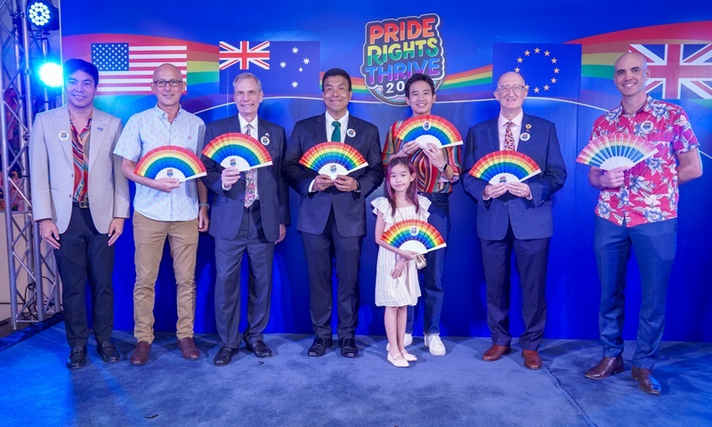 สหรัฐฯ ออสเตรเลีย สหราชอาณาจักร และสหภาพยุโรปร่วมจัดงานเลี้ยงรับรอง “Pride, Rights, Thrive”