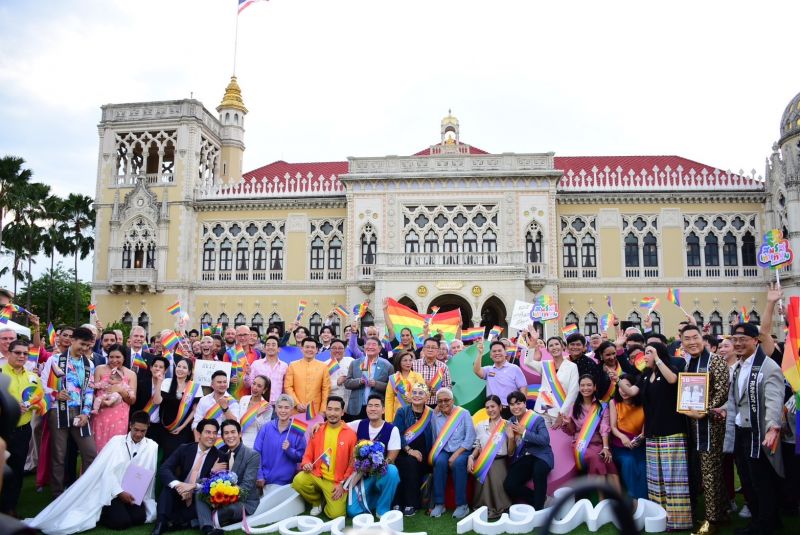 ร่วมฉลองร่างสมรสเท่าเทียมผ่านวุฒิสภา ’วันประวัติศาสตร์สังคมไทย’