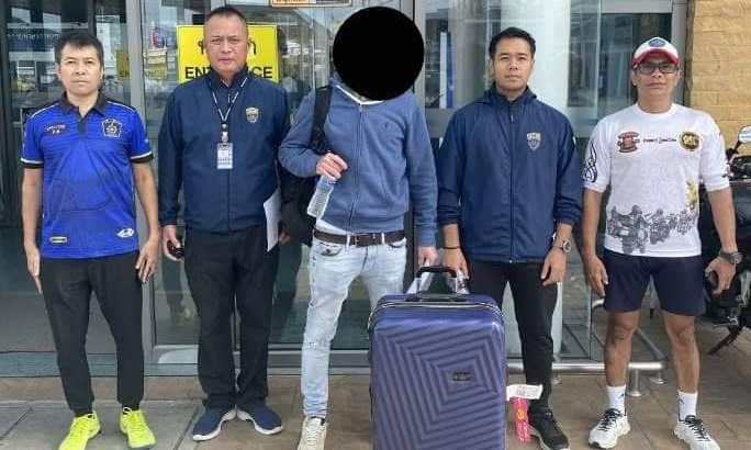 จับหนุ่มบริติช ‘ยักยอกทรัพย์’ คาโถงขาเข้า ตม.สนามบินภูเก็ต ใช้พาสปอร์ตเล่มใหม่ไม่รอด