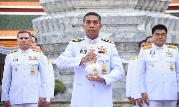 ผวจ.ภูเก็ต ร่วมพิธีเชิญคนโทน้ำพระพุทธมนต์ศักดิ์สิทธิ์ จากกระทรวงมหาดไทยไปยังวัดพระเชตุพนวิมลมังคลาราม