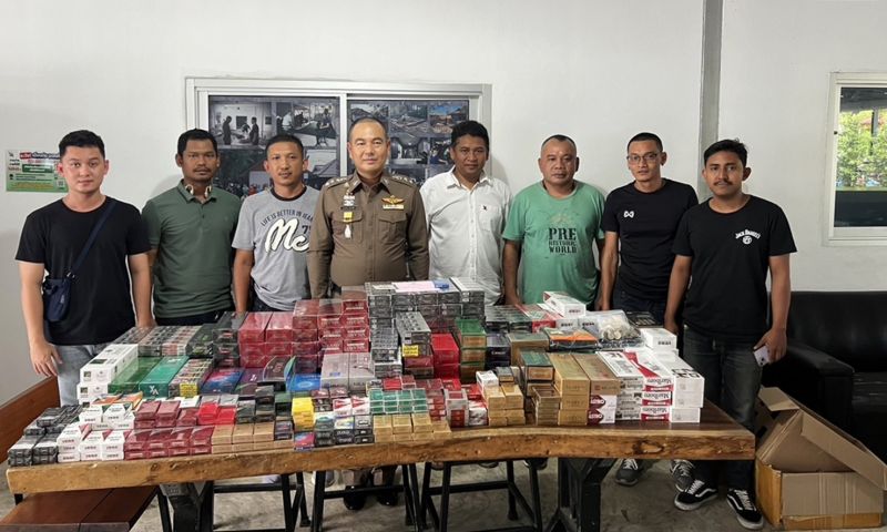 รวบหนุ่มค้าบุหรี่เถื่อนคาบ้านพร้อมของกลางบุหรี่ยี่ห้อต่าง ๆ กว่า 50 รายการ
