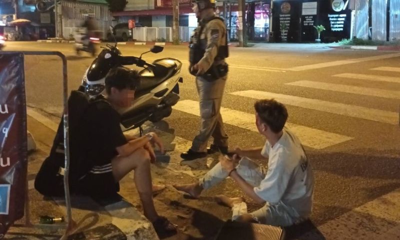สองหนุ่มสิงคโปร์หนีเช็คเอาท์โรงแรม รปภ.เข้าขวาง เกิดการทำร้ายร่างกายเจ็บทั้งสองฝ่าย
