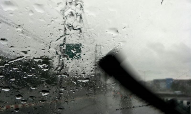 ภูเก็ตฝนฟ้าคะนองตลอดสัปดาห์ สูงสุดร้อยละ 80 ของพื้นที่ คลื่นสูงมากกว่า 3 เมตร