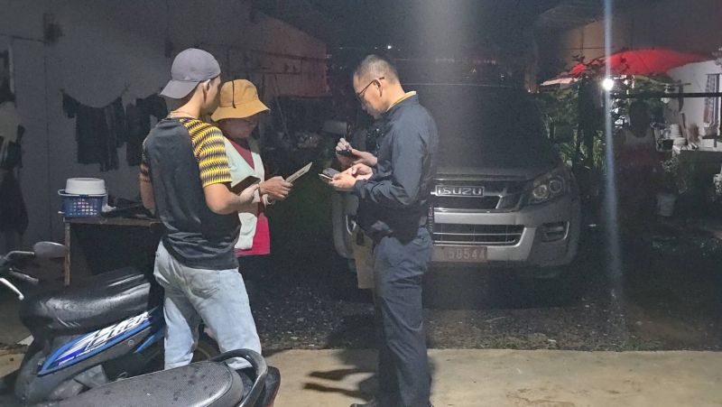 หนุ่มพม่าจับได้ว่าหนุ่มไทยมีสัมพันธ์ลึกซึ้งกับเมีย ทะเลาะชกต่อย โดนหนุ่มไทยแทงดับ