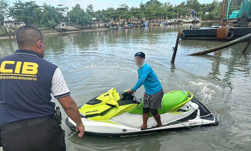 ตำรวจน้ำภูเก็ตจับกุม 2 ผู้ต้องหาพร้อมเรือเจ็ทสกีเถื่อน 4 ลำลักลอบให้บริการ นทท.