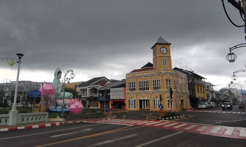 สถานการณ์ฝนในภูเก็ตยังปกติ เฝ้าระวังพร้อมรับมือหากเกิดน้ำท่วม มีฝนฟ้าคะนอง 70% ของพื้นที่