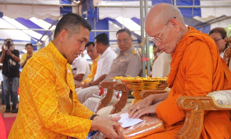 จังหวัดร่วมท้องถิ่นจัดพิธีทำบุญอุทิศส่วนกุศลแก่ผู้เสียชีวิตจากเหตุดินโคลนถล่มกะรน