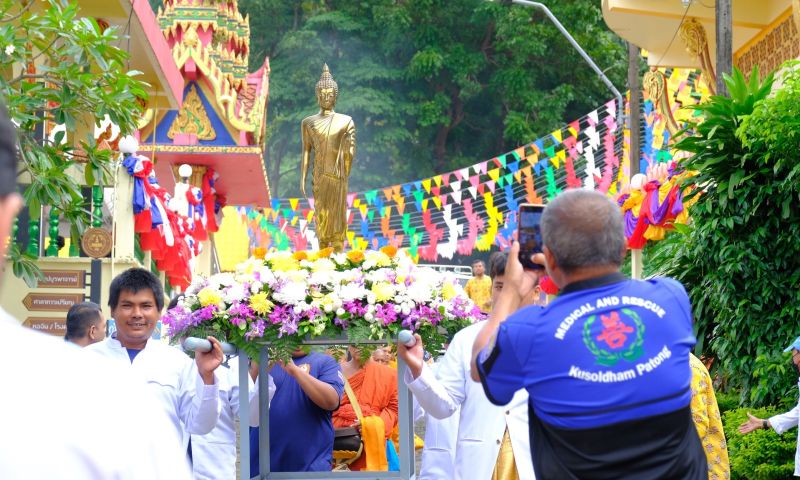 ทม.ป่าตอง จัดกิจกรรมทำบุญตักบาตรเทโว เนื่องในวันออกพรรษา