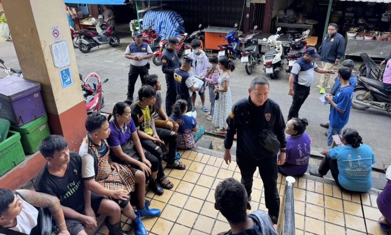 ตม.ภูเก็ต ตรวจเข้ม ครึ่งเดือน ปิดล้อม ตรวจสอบ 22 จุด จับกุมต่างด้าวรวม 12 ราย