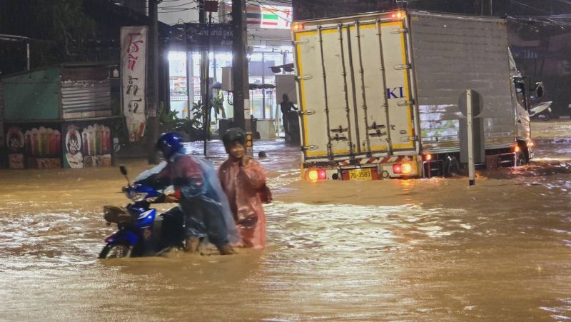 จังหวัดภูเก็ตเตือนภัยฝนตกหนักและคลื่นลมแรง ระหว่างวันที่ 26-29 ต.ค. นี้