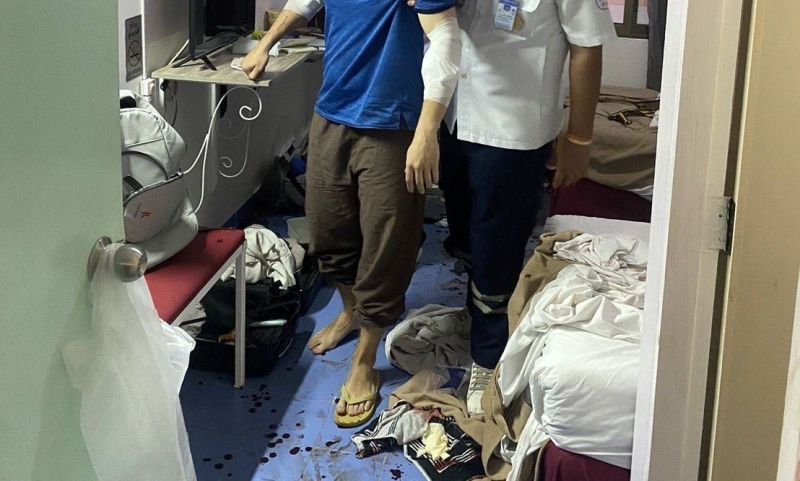 หนุ่มฝรั่งเศสพยายามจบชีวิตในห้องพัก จนท.บุกพังประตูเข้าช่วยเหลือ