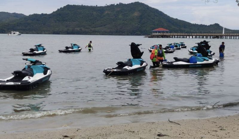 จับอีก 10 เจ็ตสกีเถื่อน บริเวณท่าเทียบเรือแหลมทราย