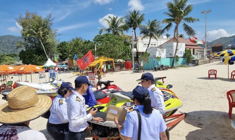 ภูเก็ตยังตรวจตราต่อเนื่อง ลง 3 หาดดังพบเจ็ทสกีไม่มีใบอนุญาต 3 ลำ