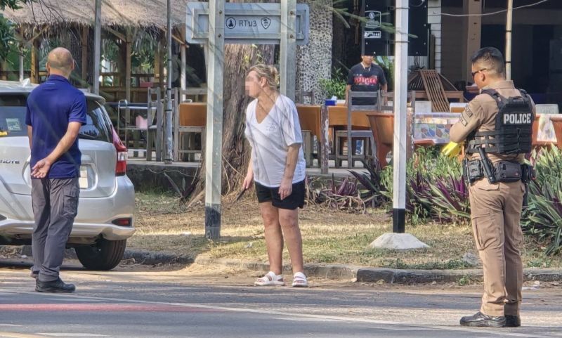 นทท.สาวรัสเซียคลุ้มคลั่งที่สนามบินภูเก็ต หลังมาร่วมงานเทศกาลดนตรี