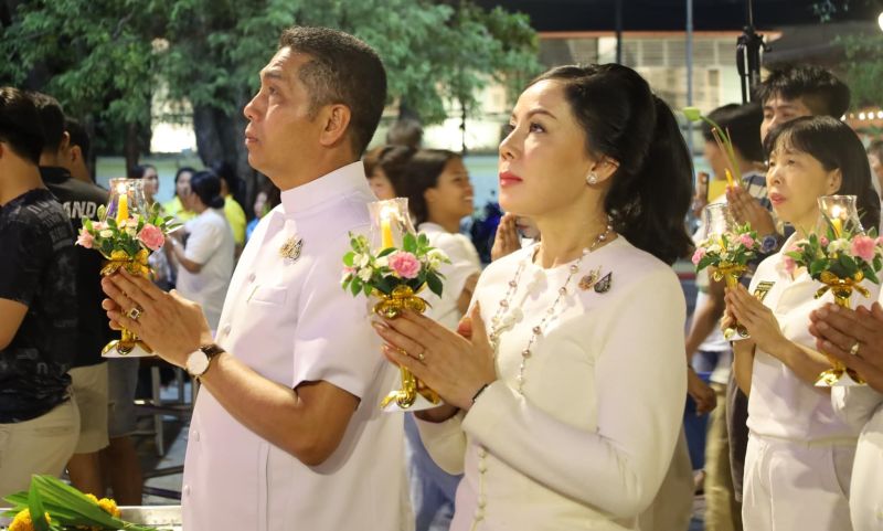 ผู้ว่าฯ นำพุทธศาสนิกชนร่วมเวียนเทียน ฟังธรรมเนื่องในวันมาฆบูชา