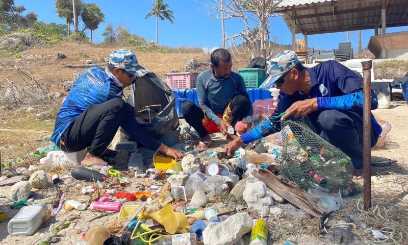 กรมทะเล ร่วมกับเครือข่ายฯ จัดเก็บขยะชายหาดพื้นที่เกาะราชาใหญ่ ได้ขยะกว่า 1,770 กก.