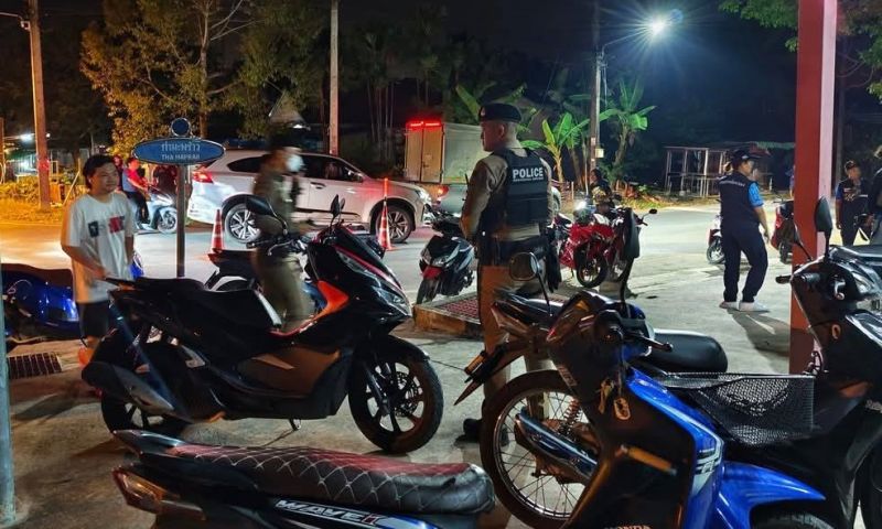 ฝ่ายความมั่นคงภูเก็ตเปิดยุทธการป้องปราบปรามยา ตั้งด่านสุ่มตรวจ ต.เทพฯ 11 หมู่บ้าน พบบวก 35 ราย