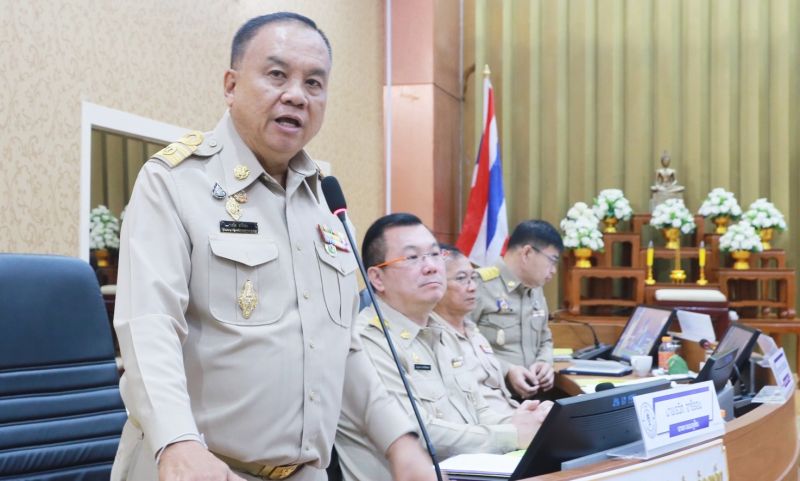 ‘เรวัต’ แถลงต่อสภา อบจ.พัฒนาภูเก็ต 9 ด้าน “ภูเก็ตปลอดภัย ทันสมัยด้วยเศรษฐกิจสร้างสรรค์”