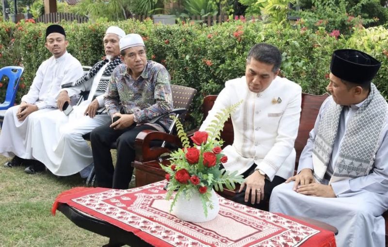 ผู้ว่าฯ พบปะเยี่ยมเยียนพี่น้องชาวไทยมุสลิม มัสยิดลิวาอุ้ลอิสลาม บ้านบางชีเหล้า 