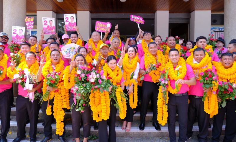 ลลิตา มณีศรี และทีมป่าตองสร้างสรรค์ / ภาพ: เฟซบุ๊ก ลลิตา มณีศรี