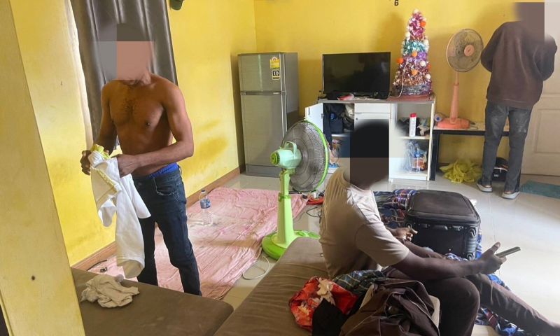 ตม.ภูเก็ต ระดมกวาดล้างจับกุมชาวผิวสีอยู่เกินกำหนด รวบ 3 หนุ่มไนจีเรีย
