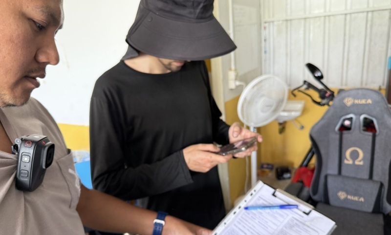 ตำรวจท่องเที่ยวภูเก็ตจับกุมต่างชาติลักลอบทำงาน ปล่อยรถ จยย.ให้เช่า