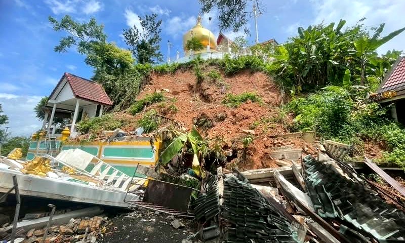วัดเกาะสิเหร่ประกาศเป็นพื้นที่เสี่ยงภัยพิบัติ หลังดินสไลด์บริเวณพระธาตุอินแขวนจำลอง