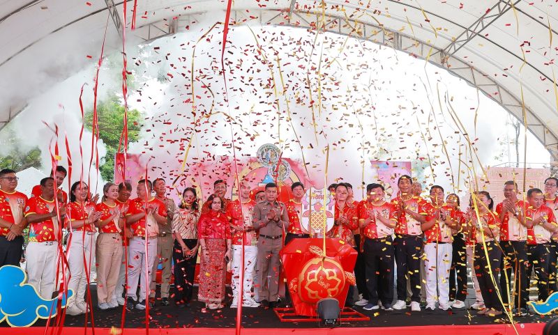 เปิดยิ่งใหญ่งานประเพณีพ้อต่อประเพณีประจำปีที่ดีงามของชาวภูเก็ต สืบสานความกตัญญู