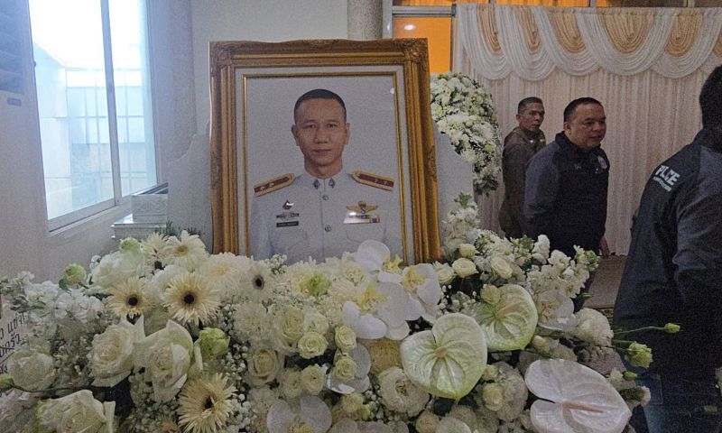 พระราชทานน้ำหลวงอาบศพวีรบุรุษตำรวจกล้า เลื่อนชั้นยศ 7 ชั้นยศเป็น พล.ต.ท.