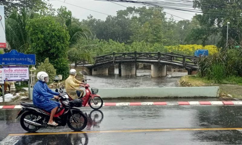 ทน.ภูเก็ต แจ้งเตือนน้ำทะเลหนุนสูงเกิน 3 เมตร เดือน ต.ค. อาจเกิดน้ำท่วมฉับพลัน
