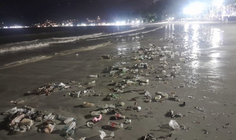 แชร์สนั่น! มรสุมซัดขยะลอยเกลื่อนหาดป่าตอง 