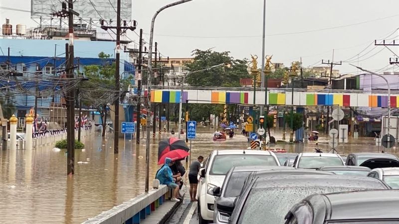 หาดใหญ่ระดับน้ำสูงขึ้นอีก น้ำเหนือในประตูหน้าควนไหลมาเพิ่ม