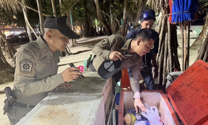 ป่าตองกวดขันวางขายเครื่องดื่ม พลุ โคมลอย เก้าอี้ชายหาด ไม่พบเจ้าของแสดงตัว