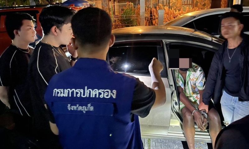 ‘อดฉลองปีใหม่’ ปกครองภูเก็ตรวบสองหนุ่มไทยต่างชาติ ขายโคเคนในป่าตอง